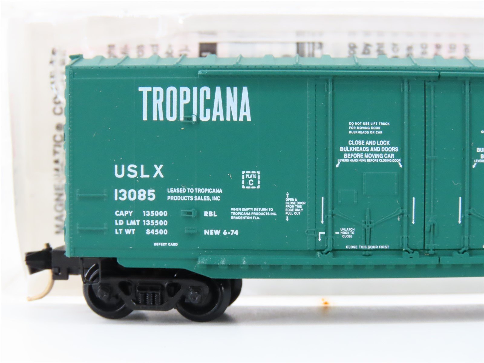 N Scale Micro-Trains MTL 75040 USLX Tropicana 50' Standard Boxcar #13085