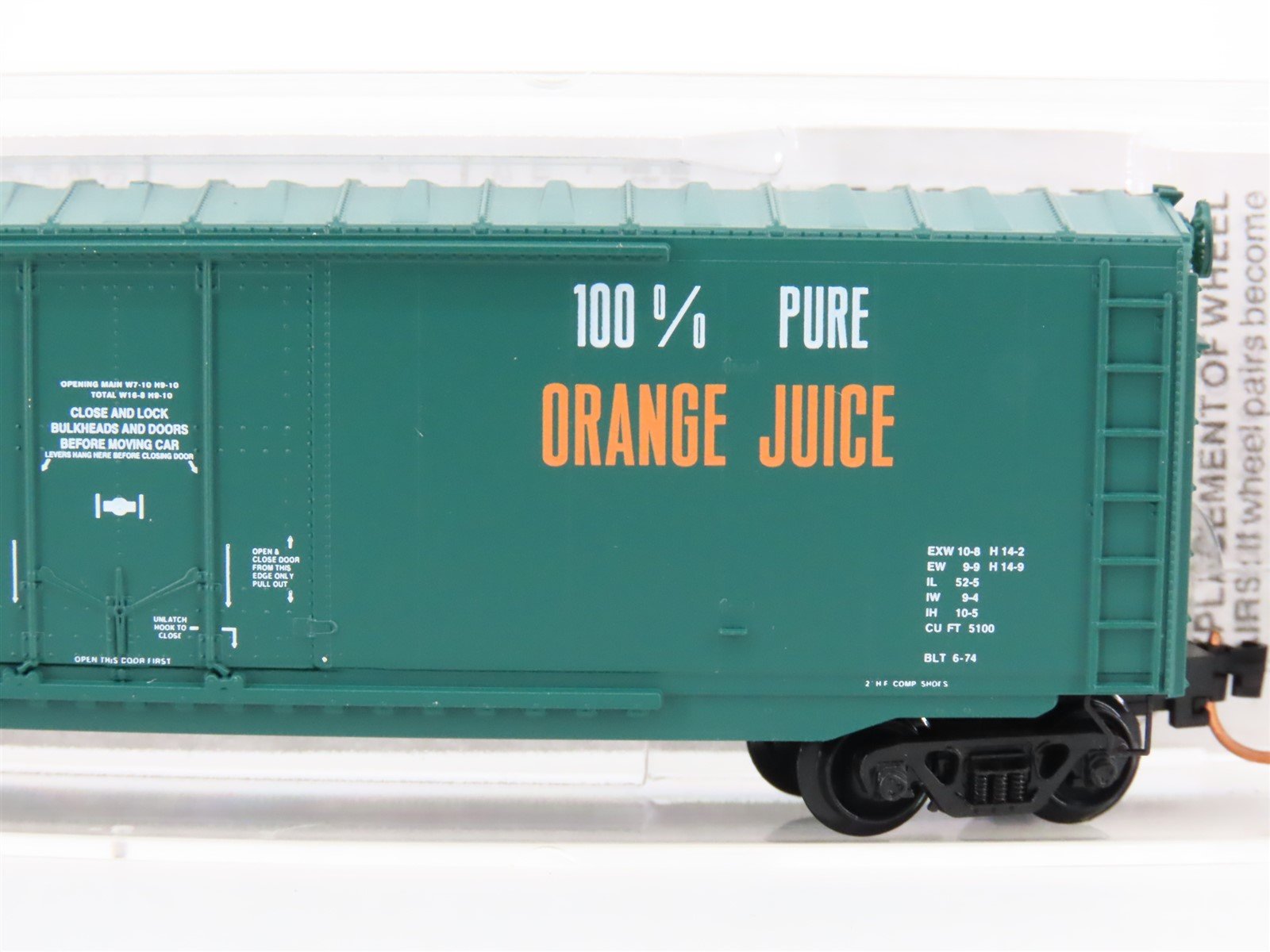 N Scale Micro-Trains MTL 75040 USLX Tropicana 50' Standard Boxcar #13085