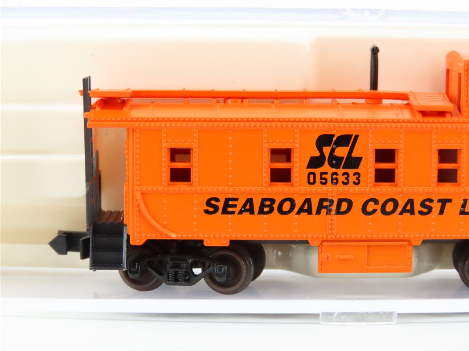 N Scale Atlas 35671 SCL Seaboard Coast Line Caboose #05633