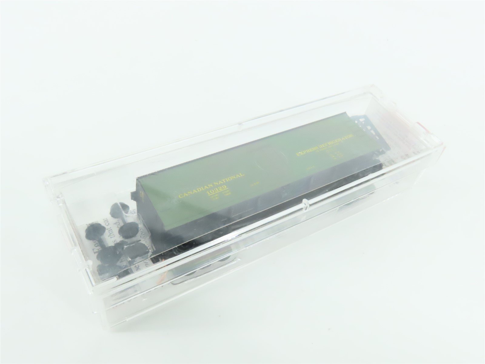 N Scale Micro-Trains MTL 49570 CN Canadian National 40' Wood Reefer #10329