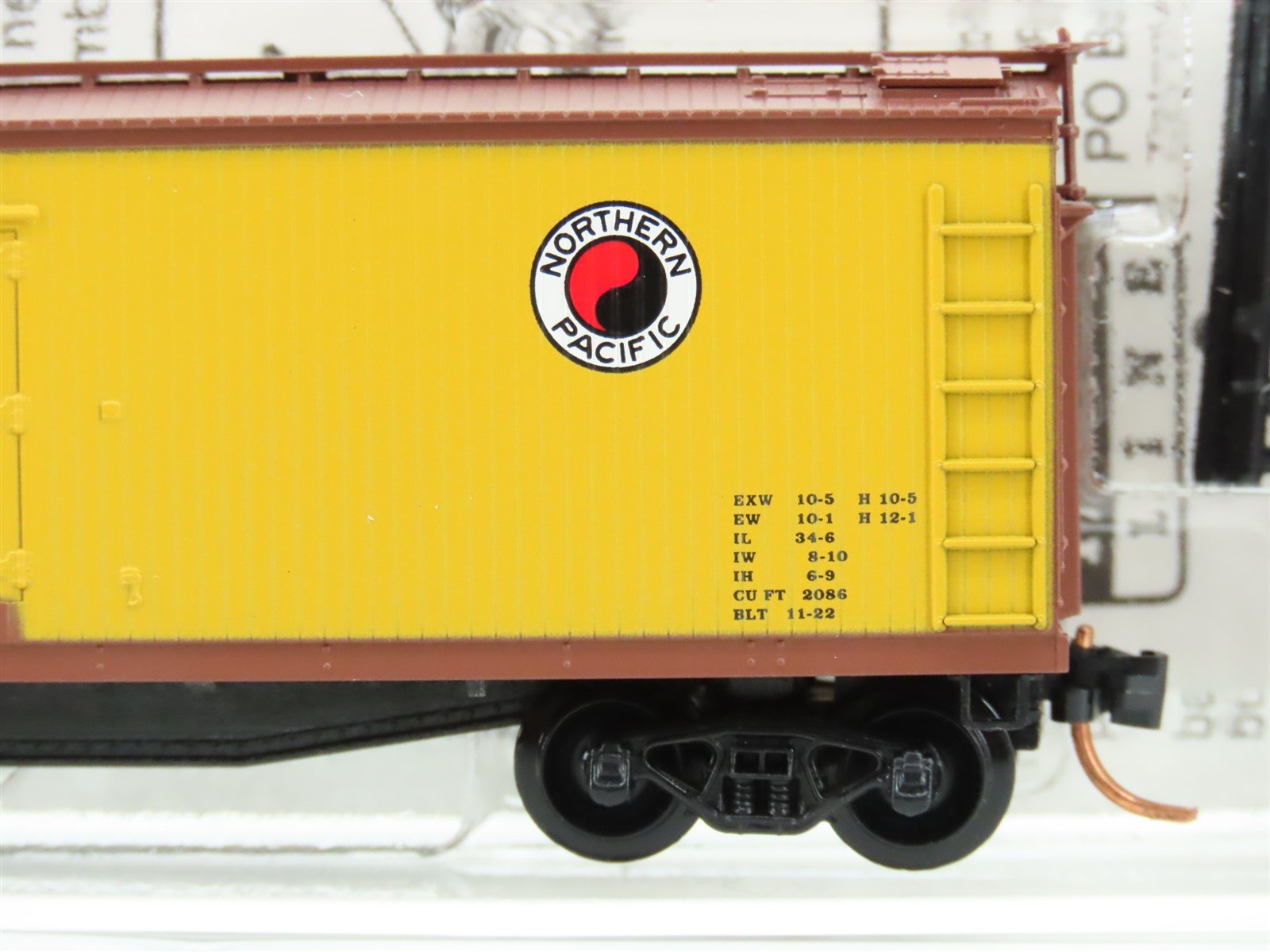 N Scale Micro-Trains MTL 49260 CN Canadian National 40' Wood Reefer #93428