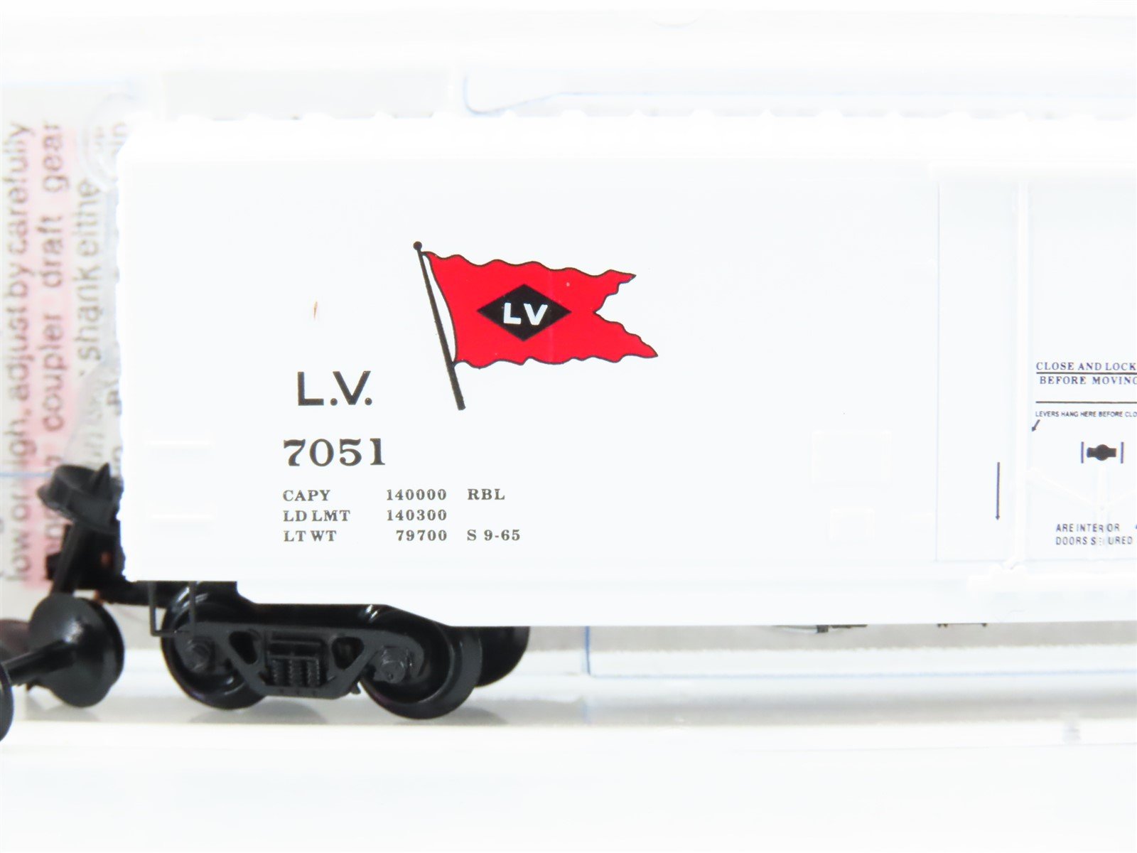 N Scale Micro-Trains MTL 38210 LV Lehigh Valley 50' Standard Boxcar #7501
