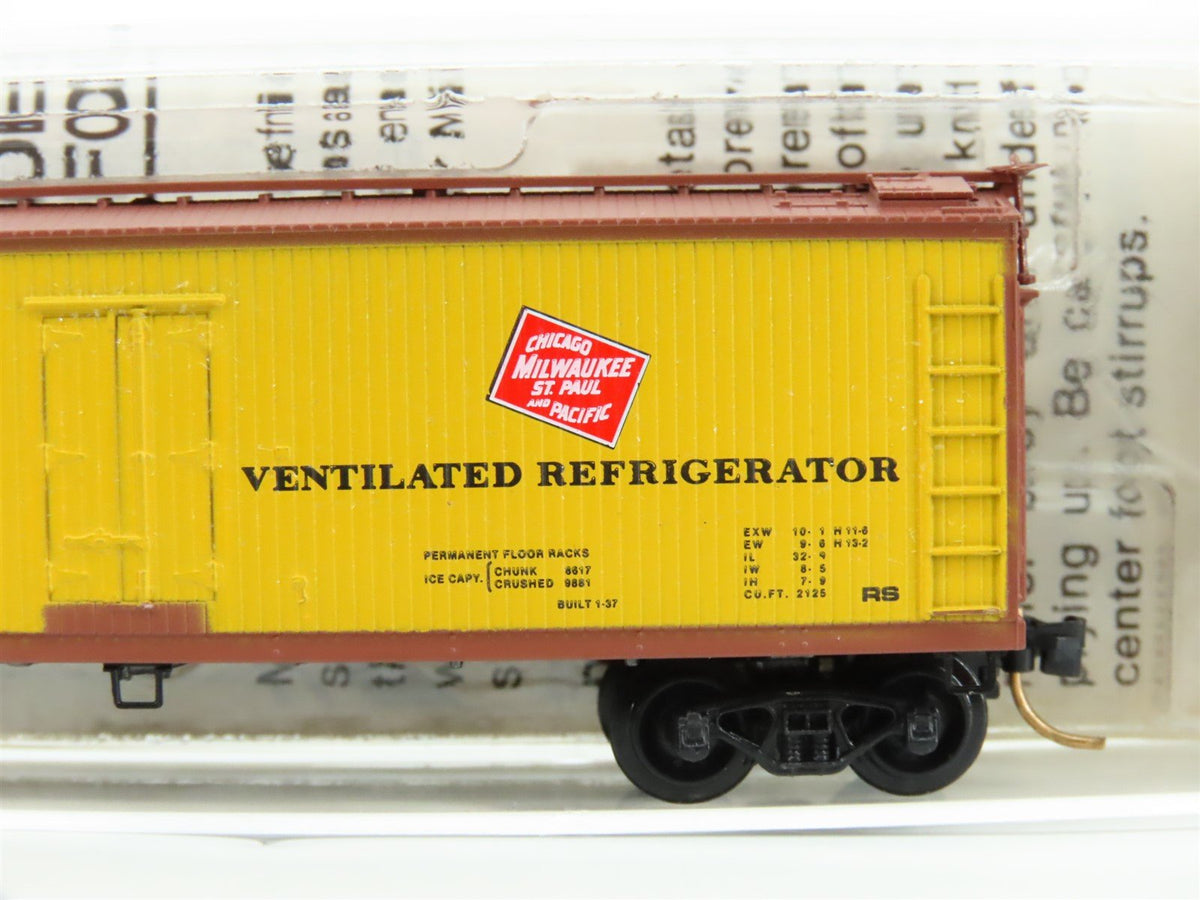 N Scale Kadee Micro-Trains MTL 49160 URTX CMStP&amp;P 40&#39; Wood Reefer #81649