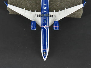 1:400 Gemini Jets GJDAL1628 Die-Cast Delta Airlines B737-900ER Airliner