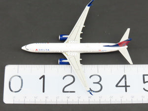 1:400 Gemini Jets GJDAL1628 Die-Cast Delta Airlines B737-900ER Airliner