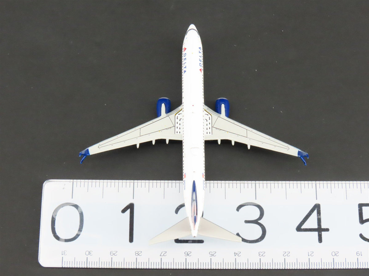 1:400 Gemini Jets GJDAL1628 Die-Cast Delta Airlines B737-900ER Airliner