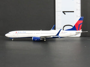 1:400 Gemini Jets GJDAL1628 Die-Cast Delta Airlines B737-900ER Airliner