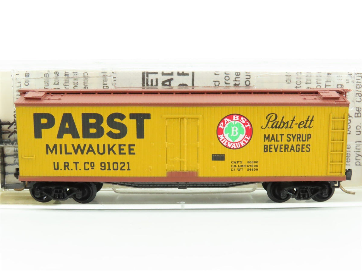 N Scale Kadee Micro-Trains MTL 49200 URTC Pabst Milwaukee 40&#39; Reefer #91021