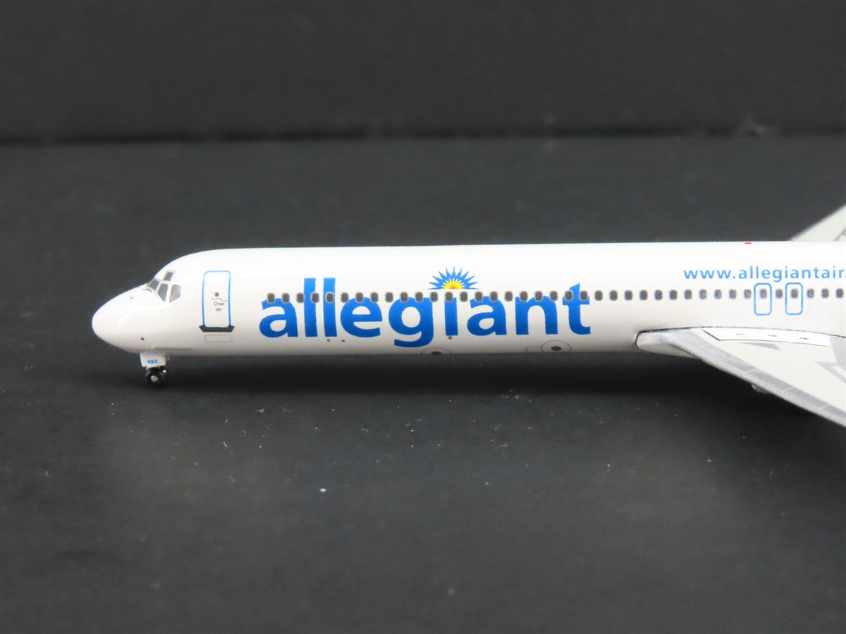 1:400 Gemini Jets GJAAY550C Die-Cast Allegiant McDonnell Douglas MD-82 Airliner
