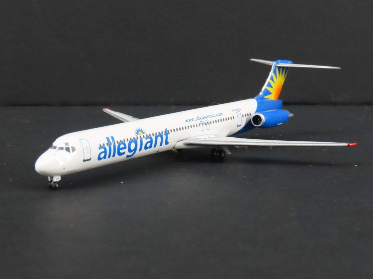 1:400 Gemini Jets GJAAY550C Die-Cast Allegiant McDonnell Douglas MD-82 Airliner