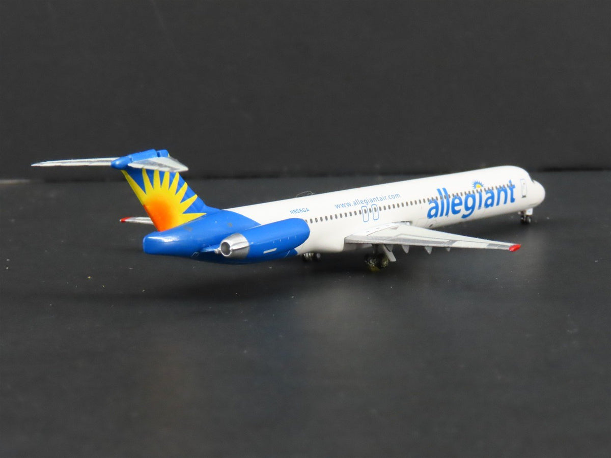 1:400 Gemini Jets GJAAY550C Die-Cast Allegiant McDonnell Douglas MD-82 Airliner