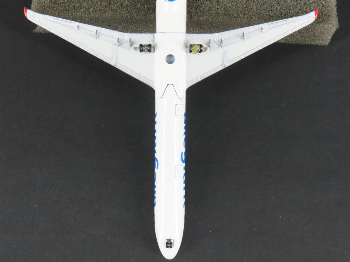 1:400 Gemini Jets GJAAY550C Die-Cast Allegiant McDonnell Douglas MD-82 Airliner