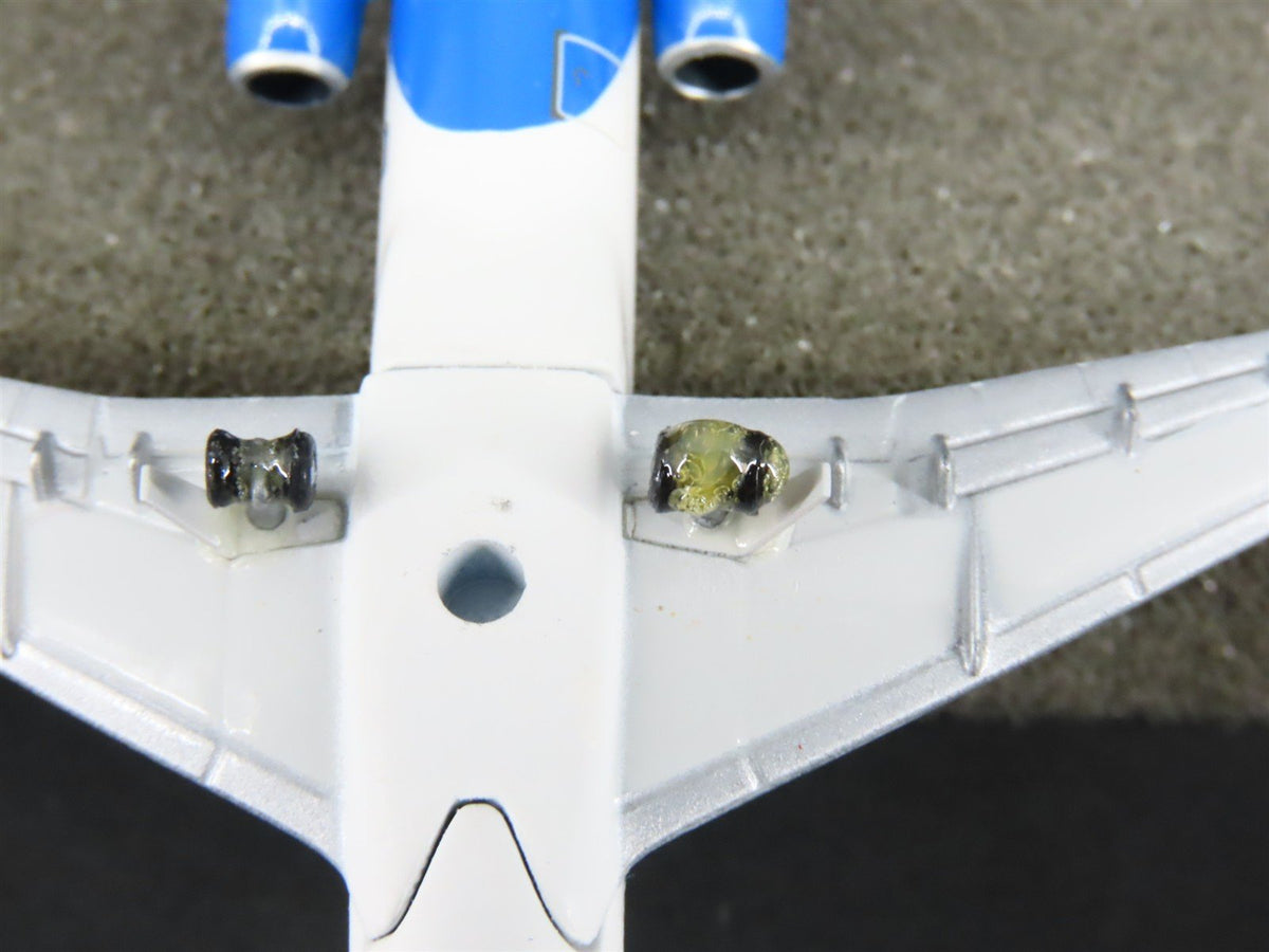 1:400 Gemini Jets GJAAY550C Die-Cast Allegiant McDonnell Douglas MD-82 Airliner