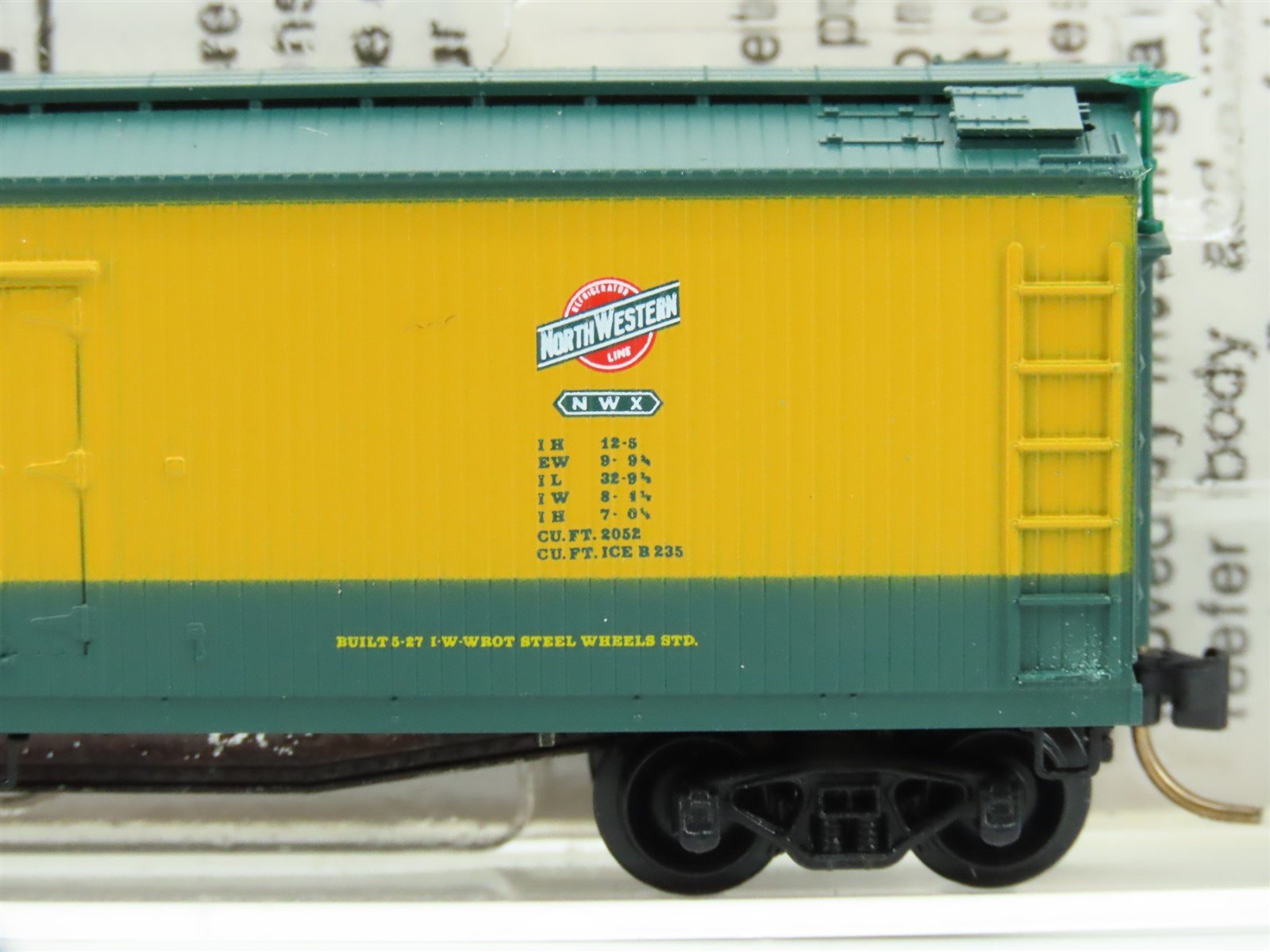 N Scale Kadee Micro-Trains MTL 49270 NWX North Western 40' Wood Reefer #15004