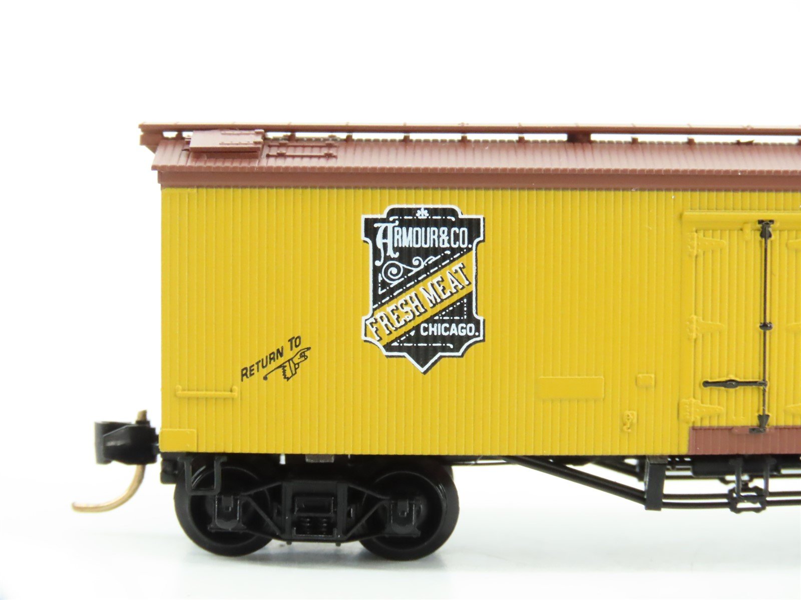 N Scale Micro-Trains MTL 58060 Armour Refrigerator Line 36' Wood Reefer #5825