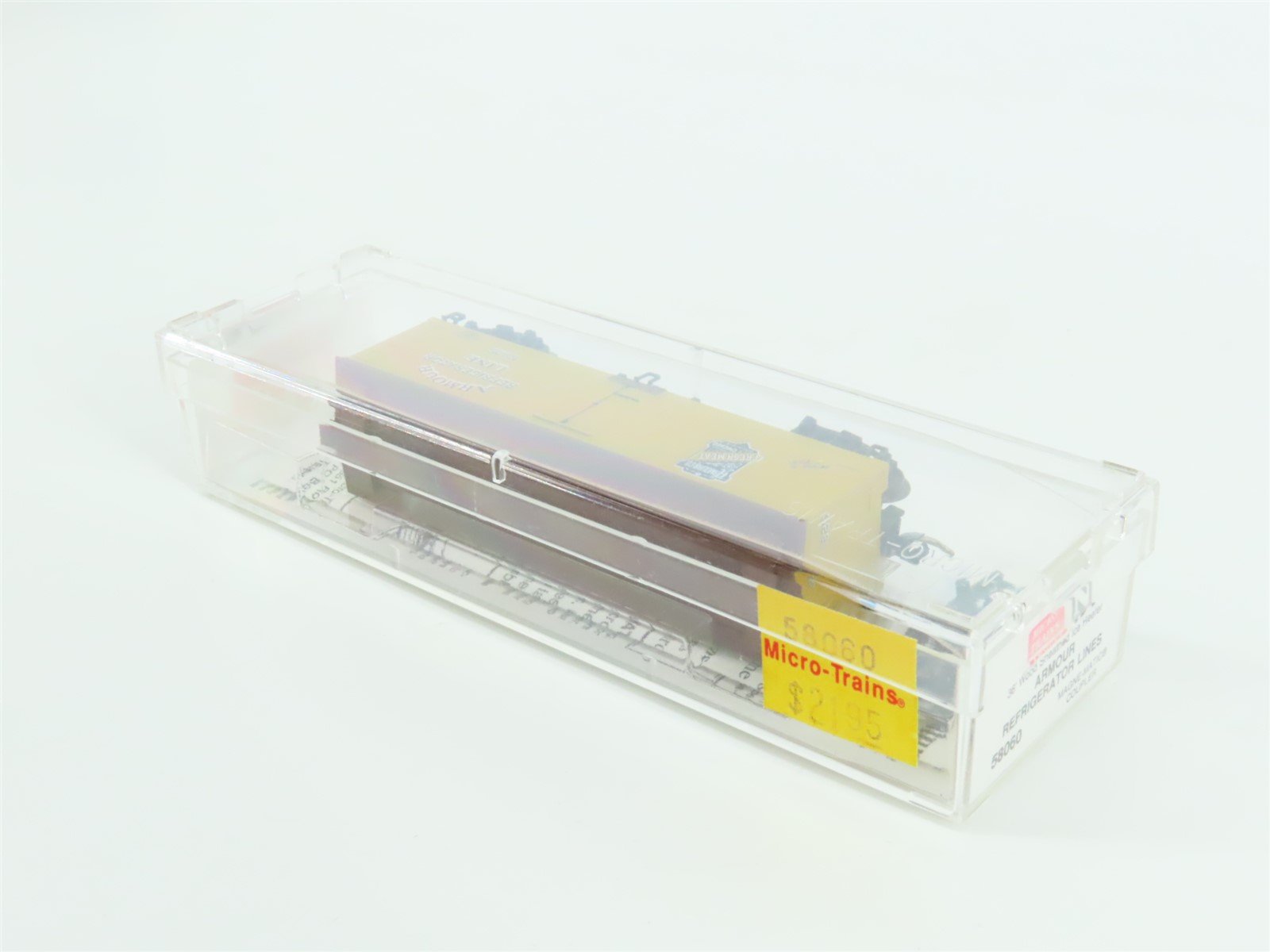 N Scale Micro-Trains MTL 58060 Armour Refrigerator Line 36' Wood Reefer #5825