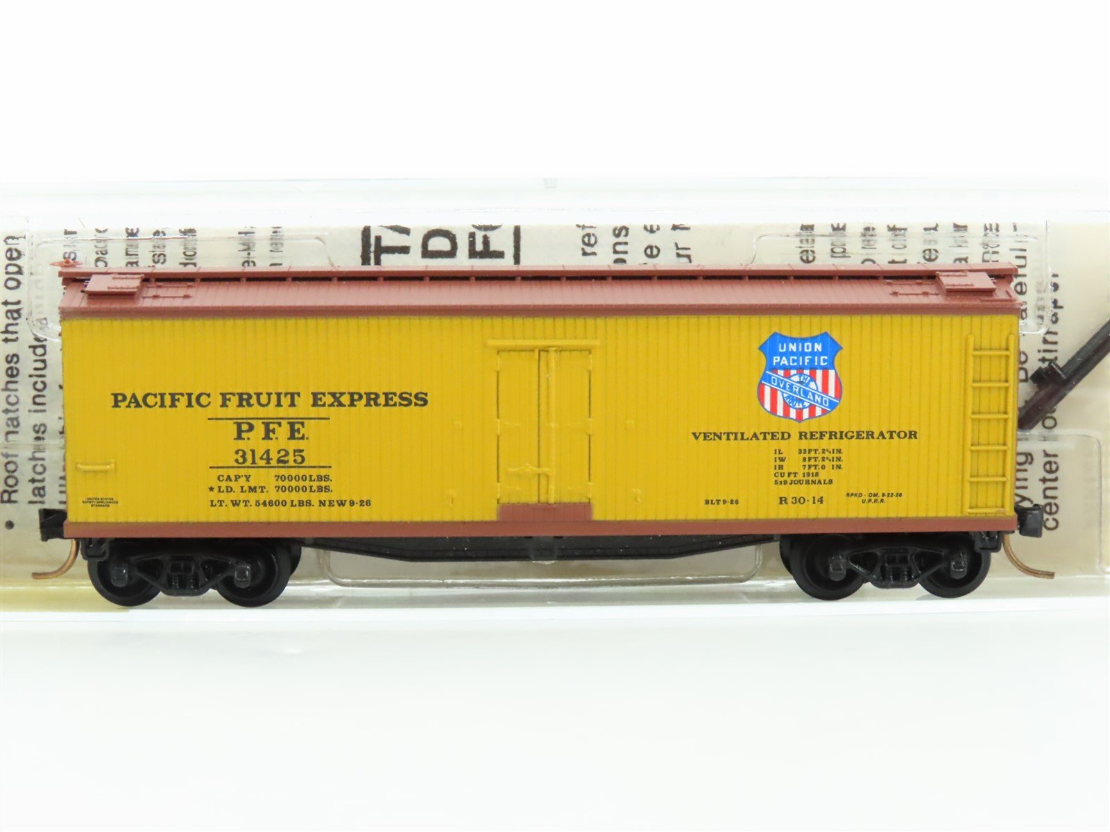 N Kadee Micro-Trains MTL 49250 SP UP PFE Pacific Fruit Express 40' Reefer #31425