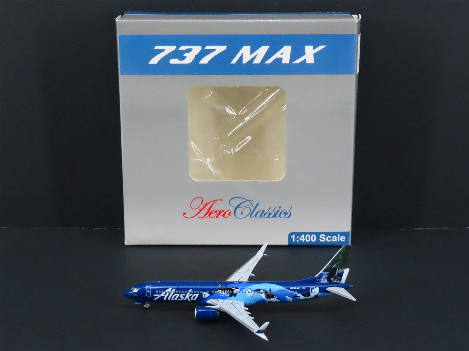 1:400 AeroClassics BBX41637 Die-Cast Alaska "Orca" Boeing 737MAX Airliner N932AK