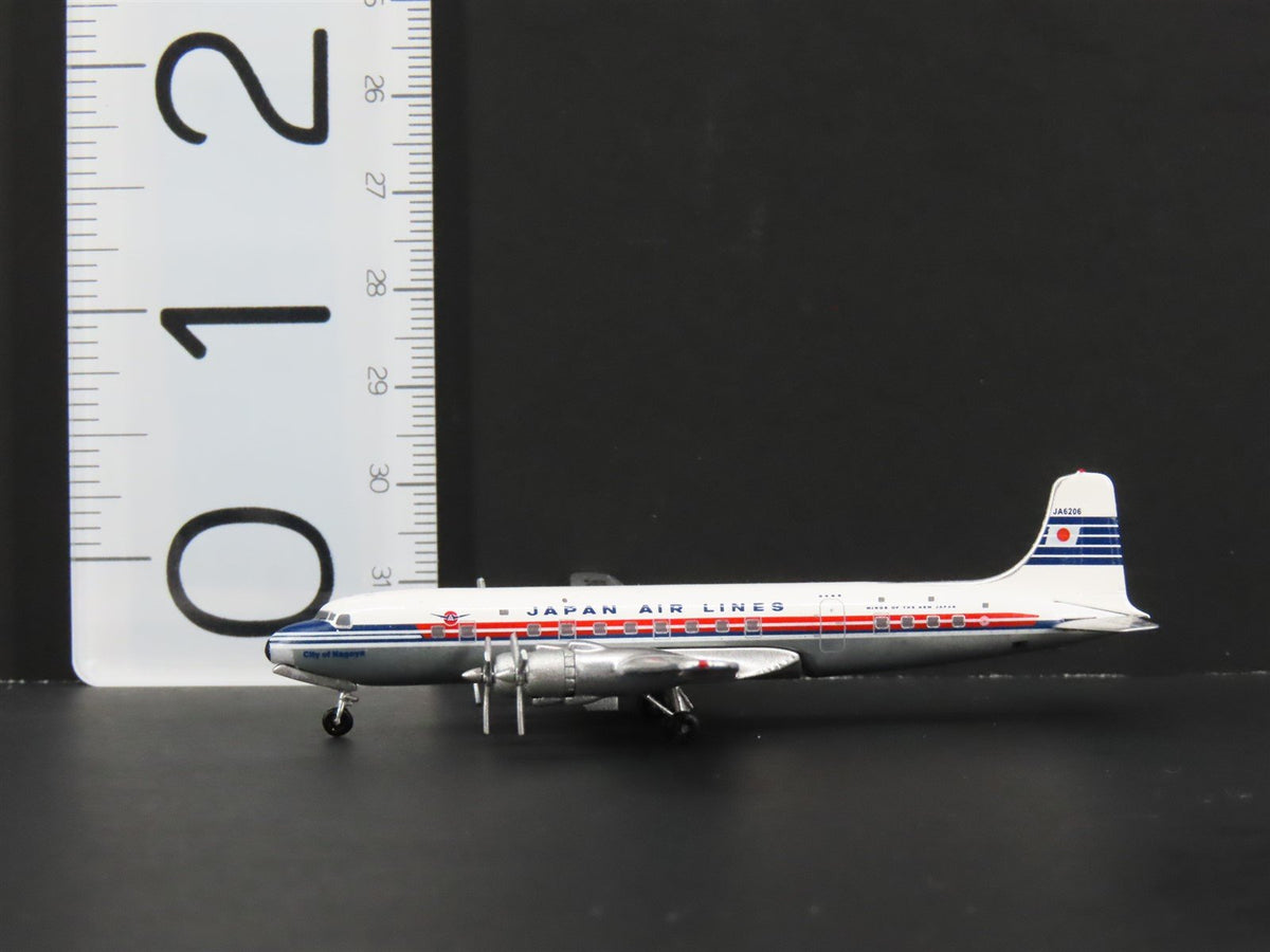 1:400 AeroClassics AC411067 Die-Cast JAL Japan Douglas DC-6 Airliner JA6206