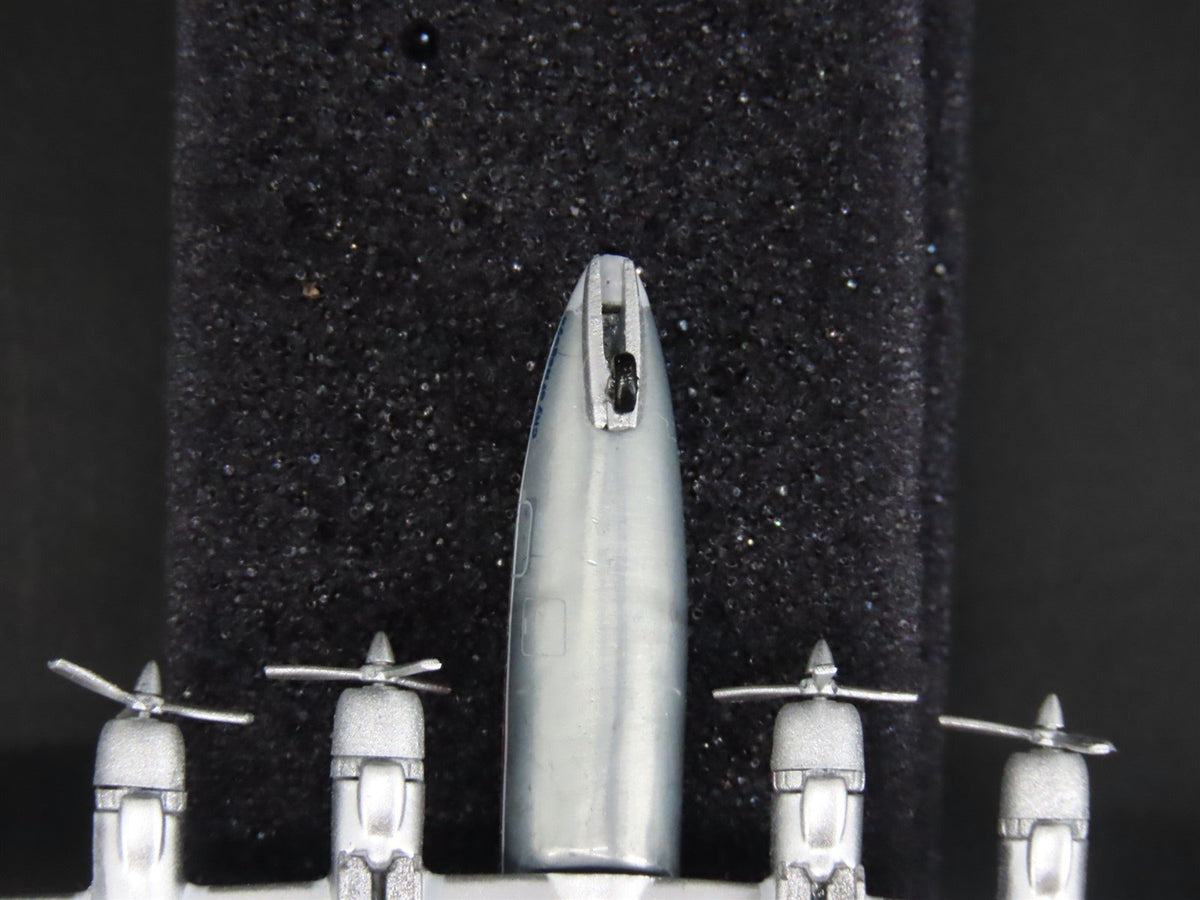 1:400 AeroClassics AC411067 Die-Cast JAL Japan Douglas DC-6 Airliner JA6206
