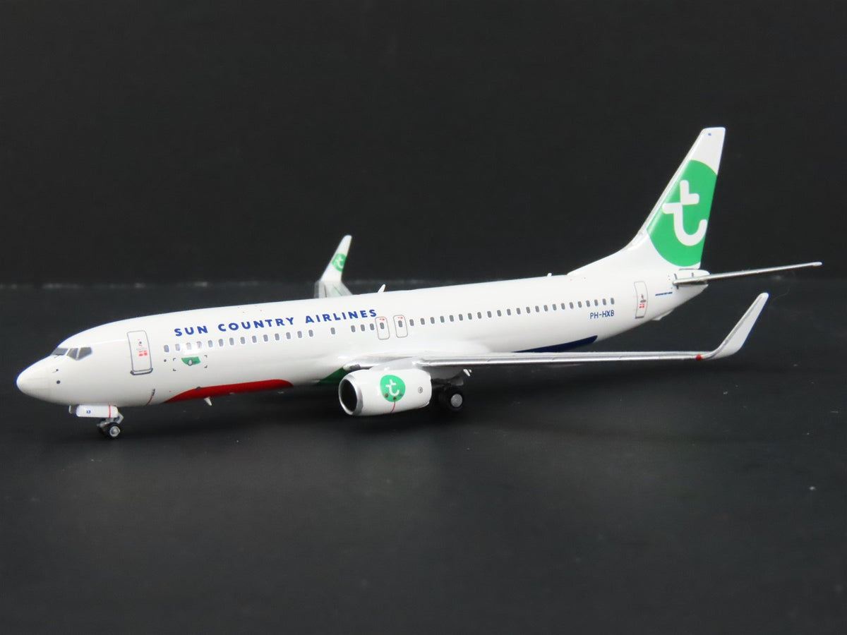 1:400 Next Generation 58130 Sun Country / Transavia 737-800 Airliner PH-HXB