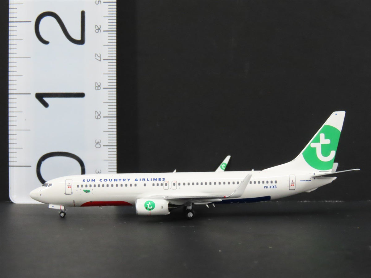 1:400 Next Generation 58130 Sun Country / Transavia 737-800 Airliner PH-HXB