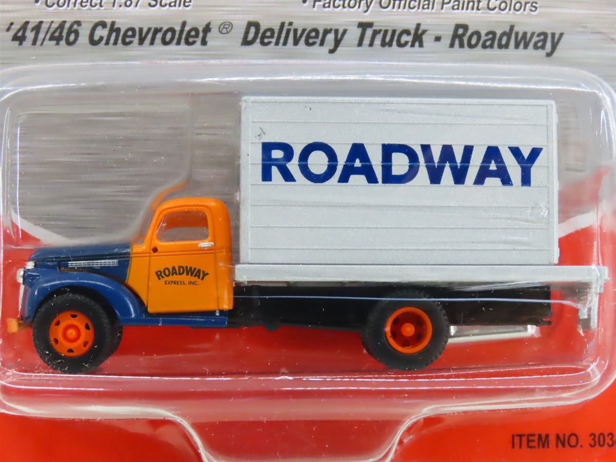 HO Scale CMW Mini Metals 30347 &#39;41/46 Chevrolet Delivery Truck - Roadway