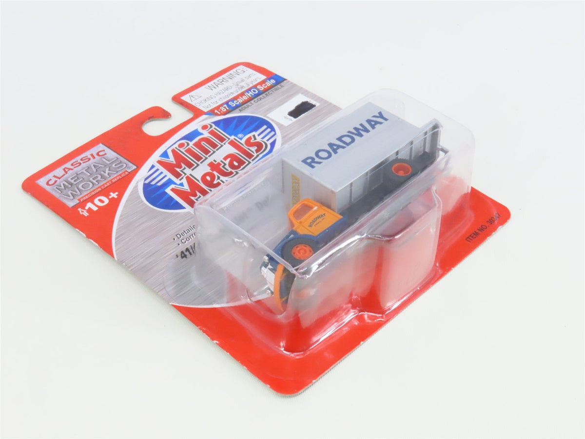 HO Scale CMW Mini Metals 30347 &#39;41/46 Chevrolet Delivery Truck - Roadway
