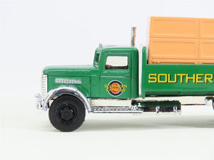 HO Scale IMEX Classic Trucks 870013 Die-Cast Southern Express Delivery Truck