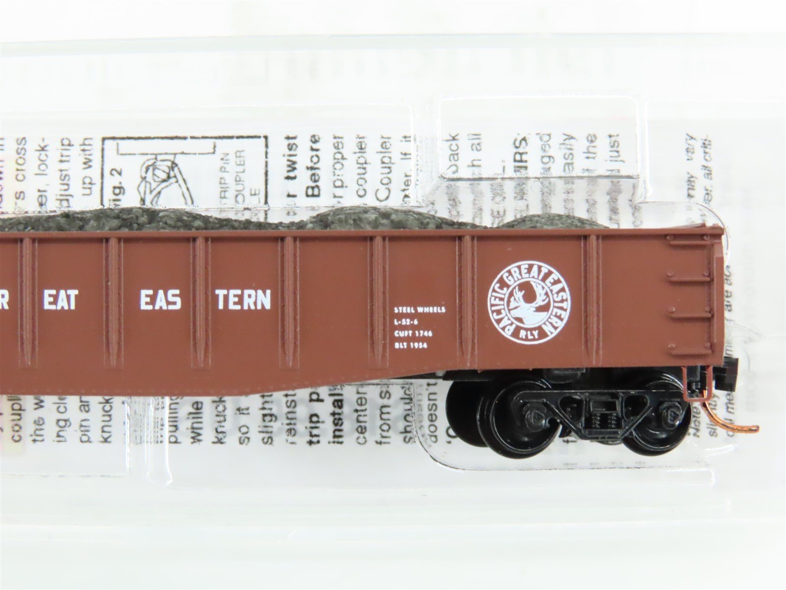 N Micro-Trains MTL 04600300 PGE Pacific Great Eastern 50' Gondola #9041 w/ Load