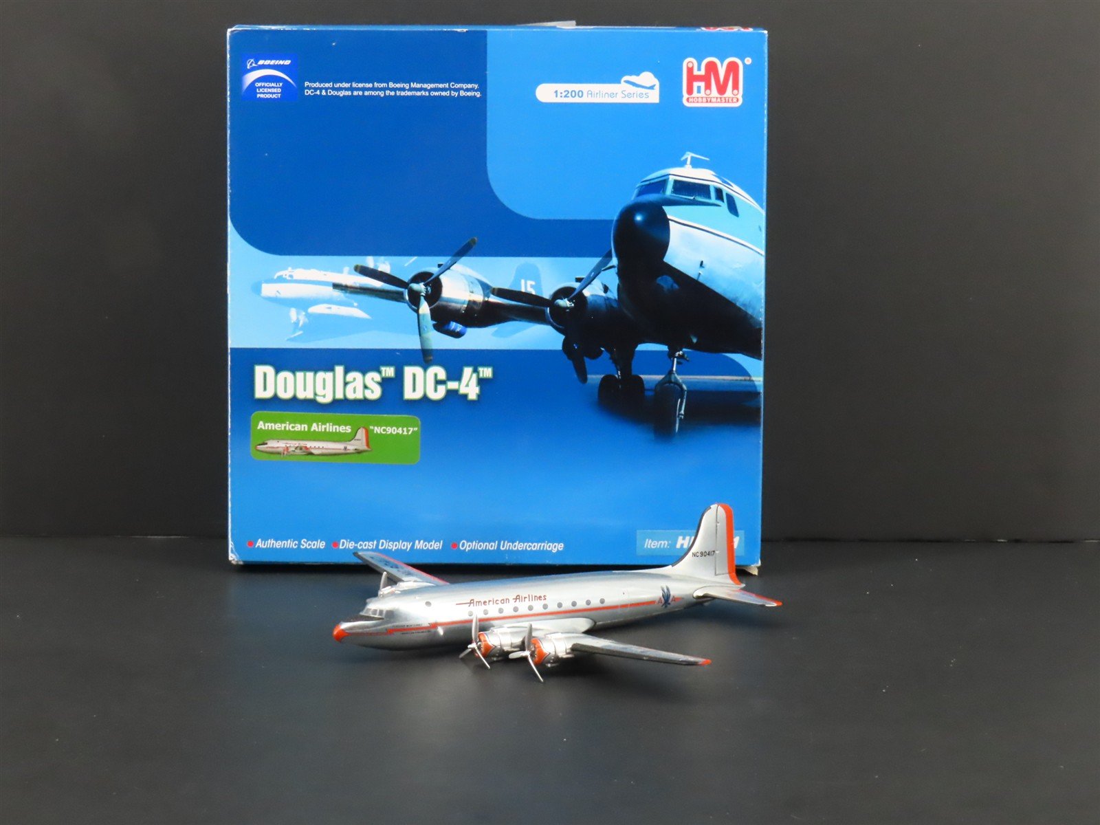 1:200 Hobby Master HL2011 Die-Cast American Airlines Douglas DC-4 Airliner