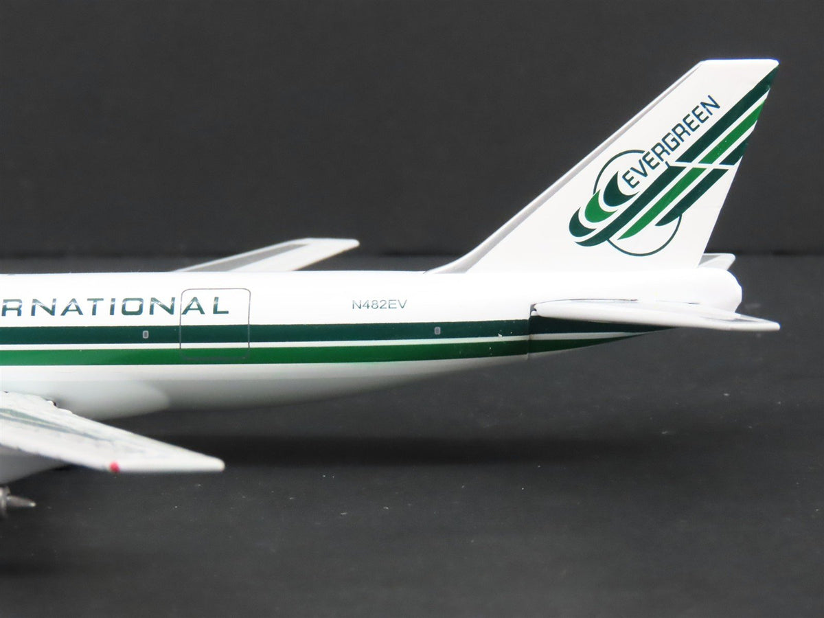 1:400 Gemini Jets GJEIA061 Die-Cast Evergreen International 747-200 Airliner