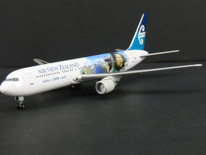 1:400 Super Wings Die-Cast Air New Zealand Lord of the Rings 