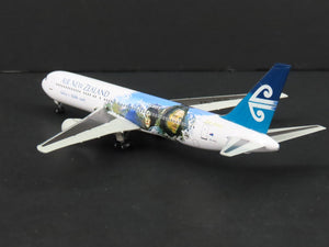 1:400 Super Wings Die-Cast Air New Zealand Lord of the Rings 