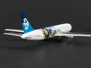 1:400 Super Wings Die-Cast Air New Zealand Lord of the Rings 