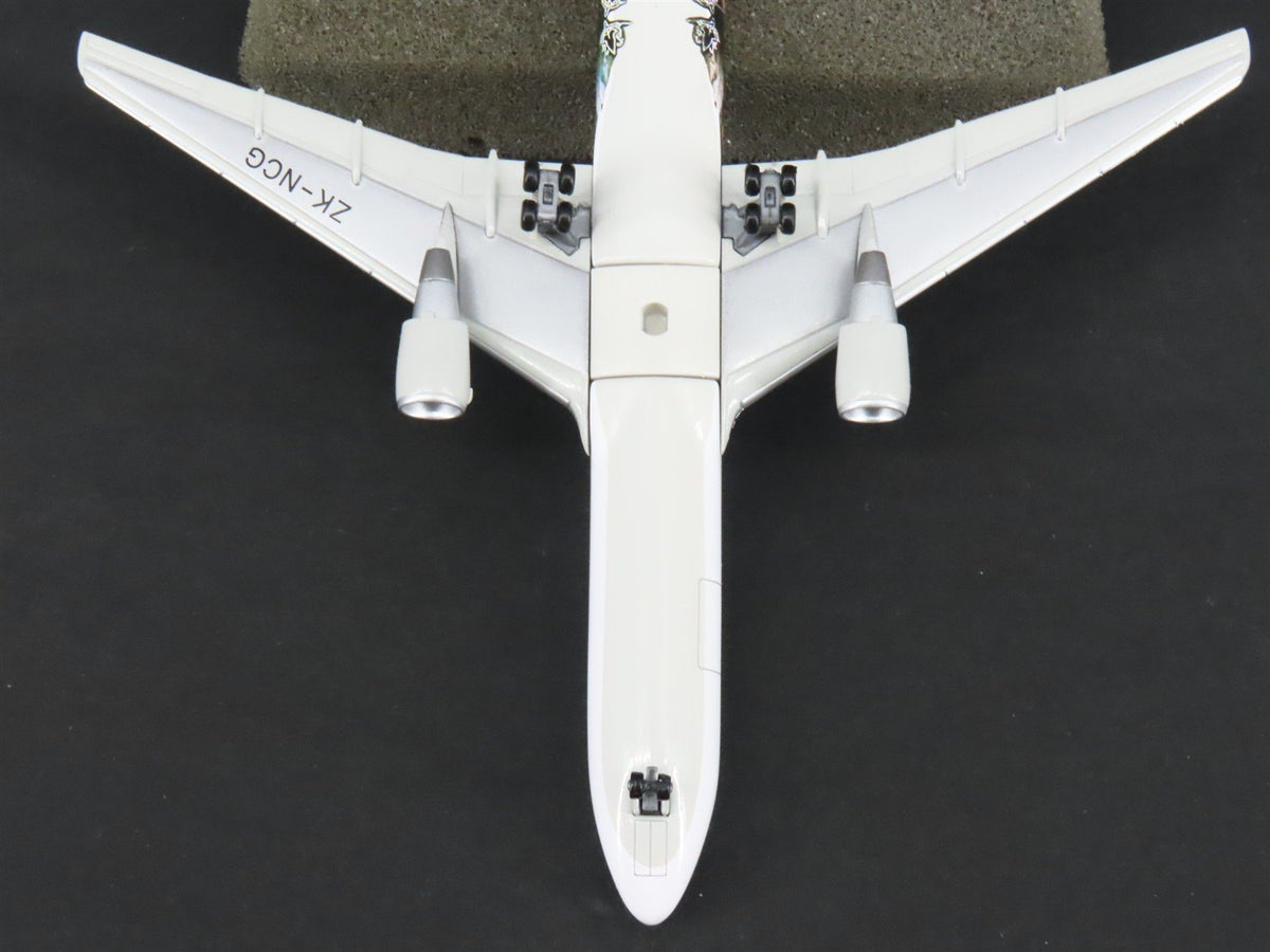 1:400 Super Wings Die-Cast Air New Zealand Lord of the Rings &quot;Aragorn&quot; B767-300
