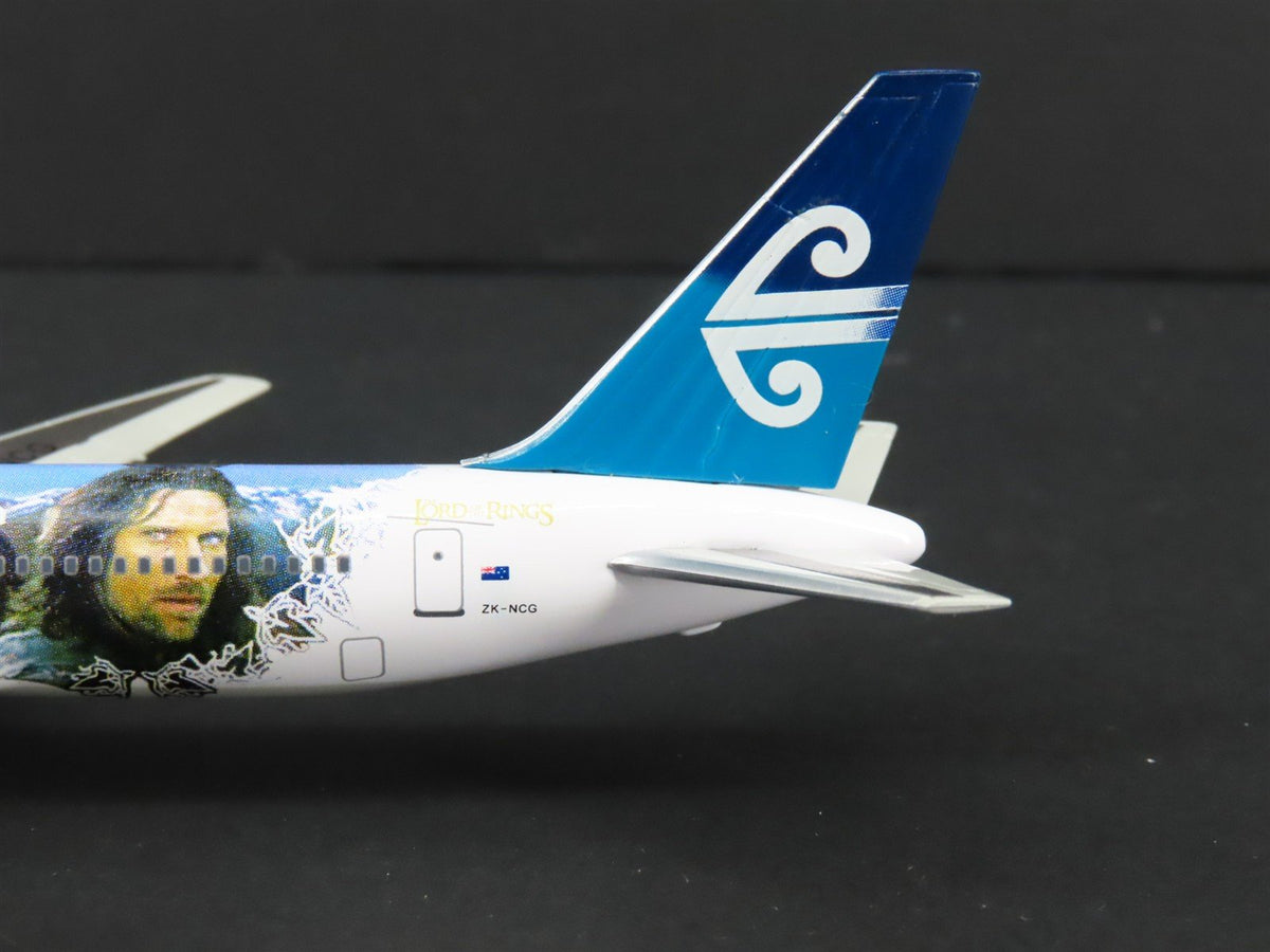 1:400 Super Wings Die-Cast Air New Zealand Lord of the Rings &quot;Aragorn&quot; B767-300