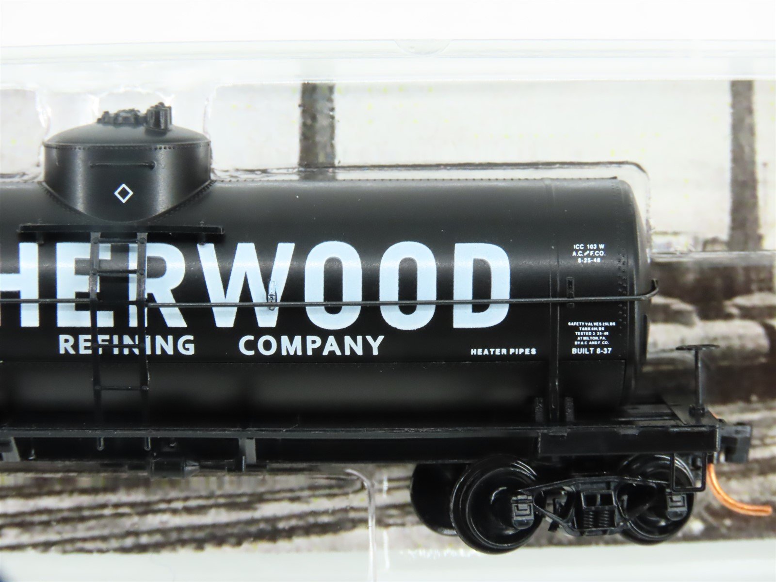 N Micro-Trains MTL 06500760 SHPX Sherwood Refining 39' Single Dome Tank Car 4129