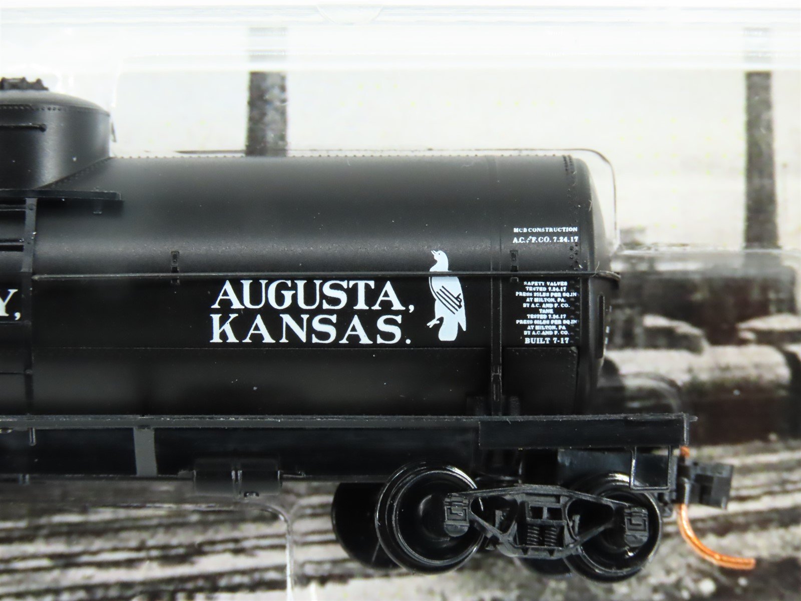 N Micro-Trains MTL 06500810 WEPX White Eagle Oil 39' Single Dome Tank Car #566