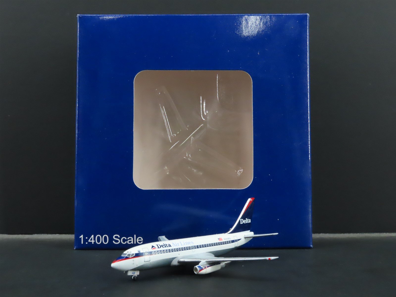 1:400 Aero Classics Die-Cast Delta Air Lines Boeing B-737-232 Aircraft N309DL