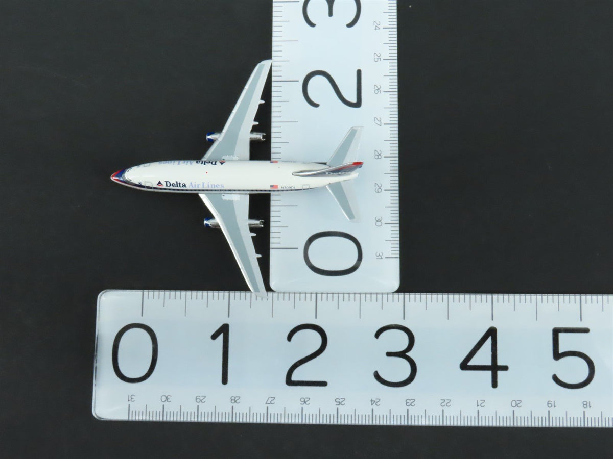 1:400 Aero Classics Die-Cast Delta Air Lines Boeing B-737-232 Aircraft N309DL