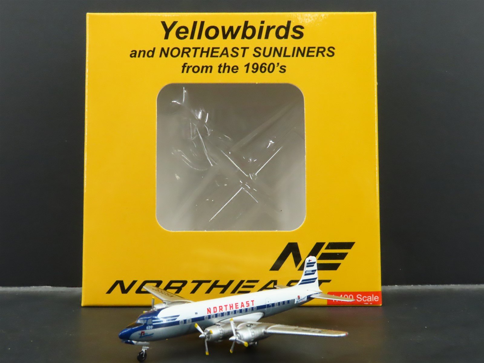 1:400 Aero Classics Die-Cast Northeast McDonnell Douglas DC-6B Aircraft N6255C