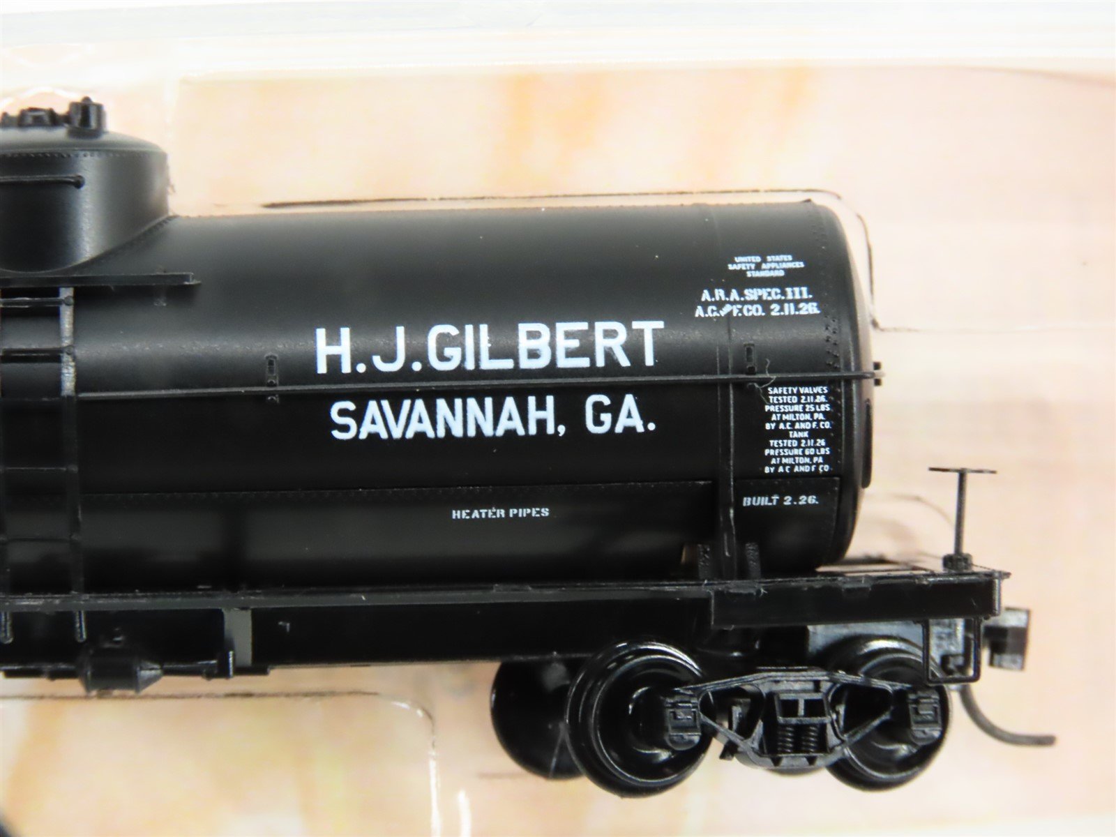 N Micro-Trains MTL 06500186 HJGX HJ Gilbert Molasses Single Dome Tank Car #1007