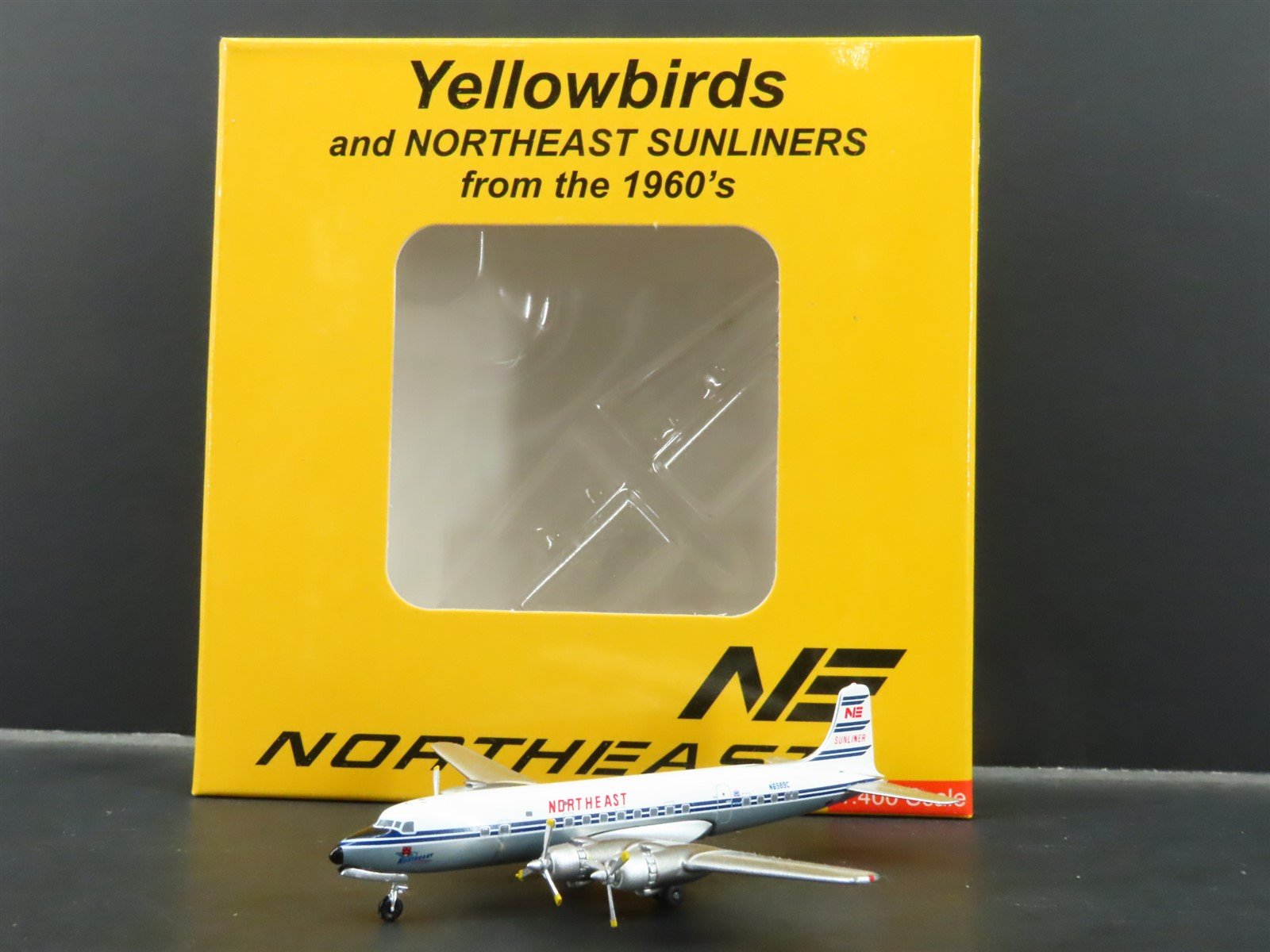 1:400 Aero Classics Die-Cast Northeast Sunliner McDonnell Douglas DC-6B Aircraft