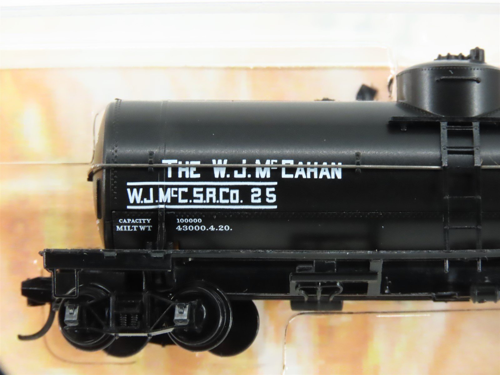 N Micro-Trains MTL 06500226 McCahan Sugar Refining Co Single Dome Tank Car #25