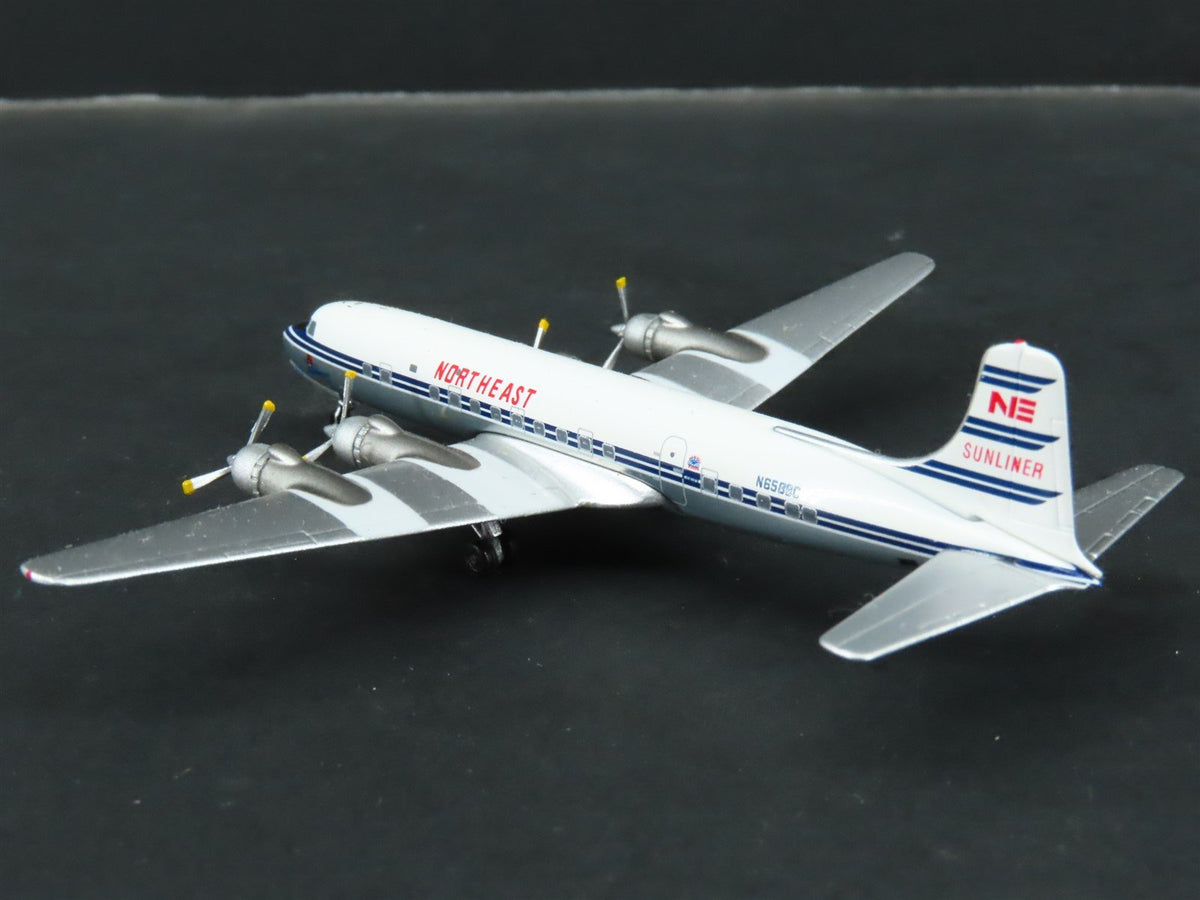 1:400 Aero Classics Die-Cast Northeast Sunliner McDonnell Douglas DC-6B Aircraft