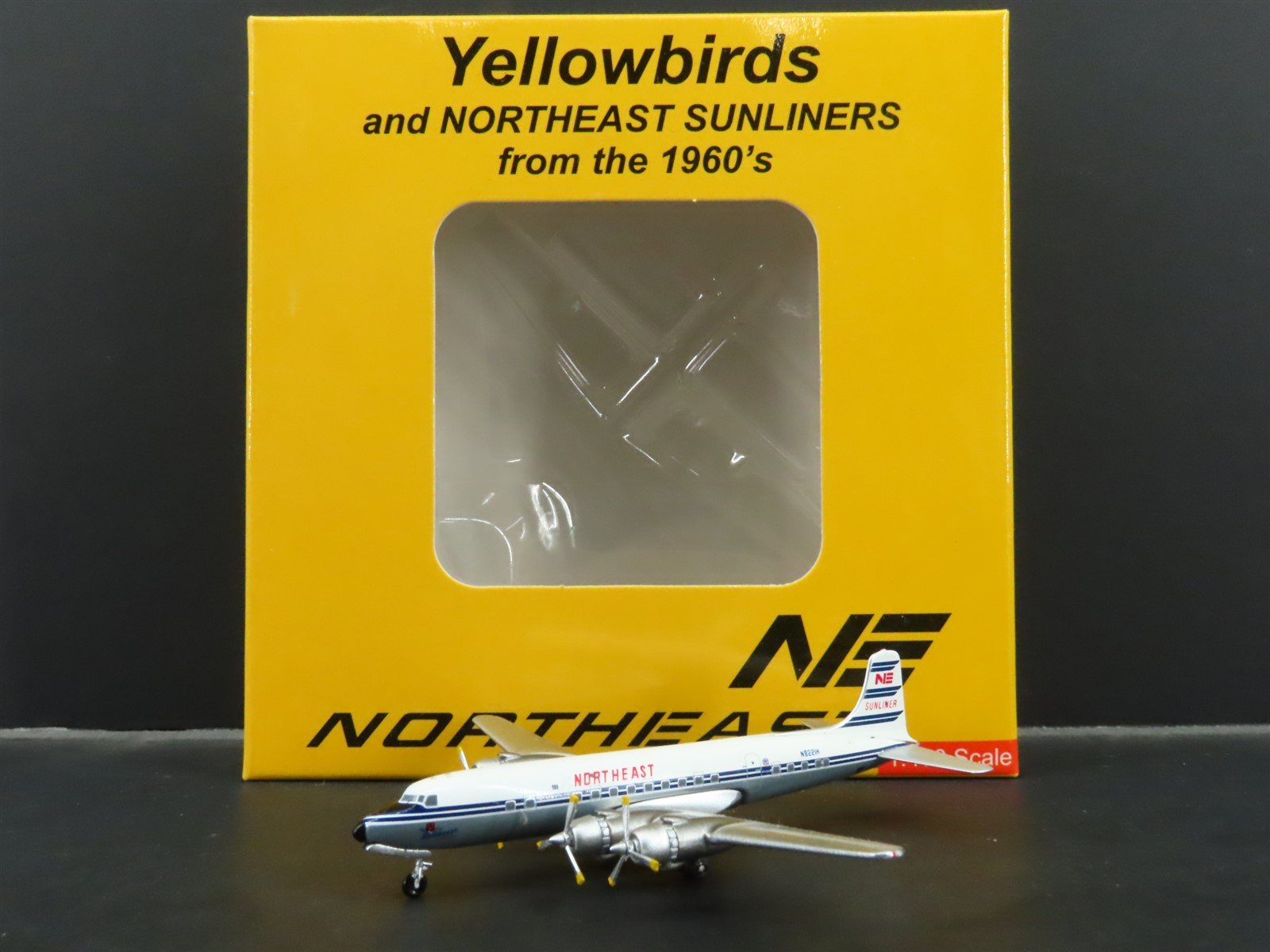 1:400 Aero Classics Die-Cast Northeast Sunliner McDonnell Douglas DC-6B Aircraft