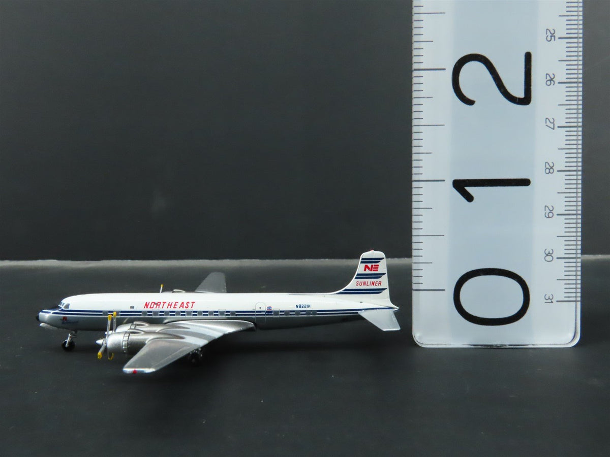 1:400 Aero Classics Die-Cast Northeast Sunliner McDonnell Douglas DC-6B Aircraft