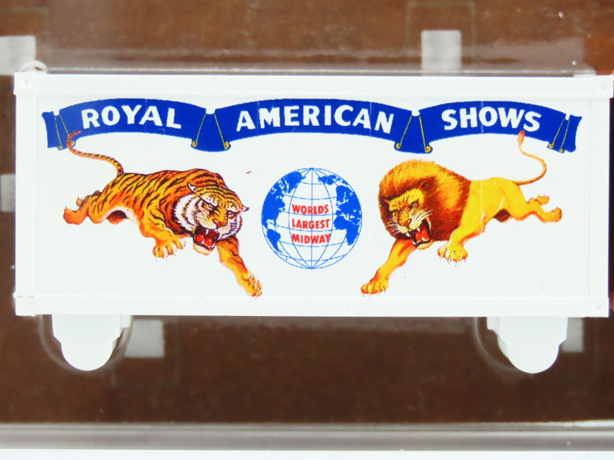 N Scale Micro-Trains MTL 46200060 Royal American Shows 20&#39; Wagon Set 2-Pack