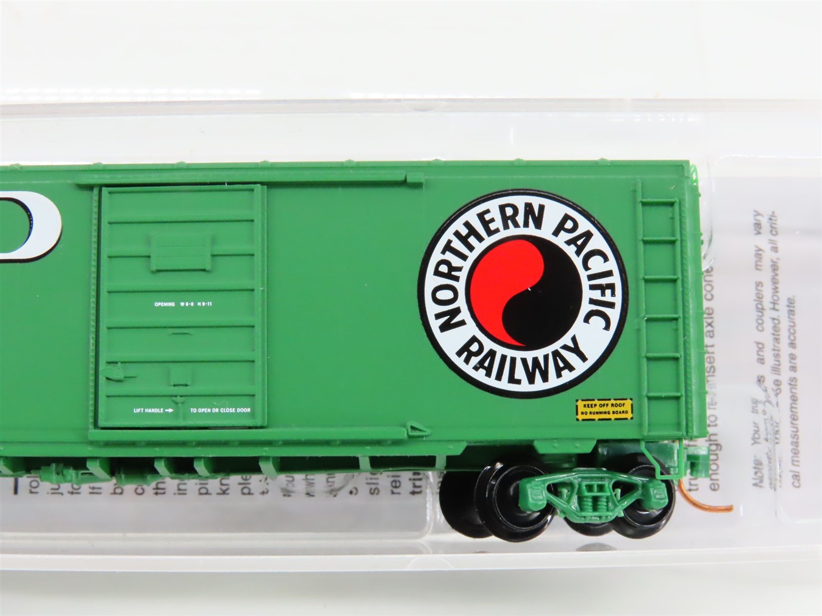 N Scale Micro-Trains MTL 07300112 NP Northern Pacific Railway 40' Box Car #48181